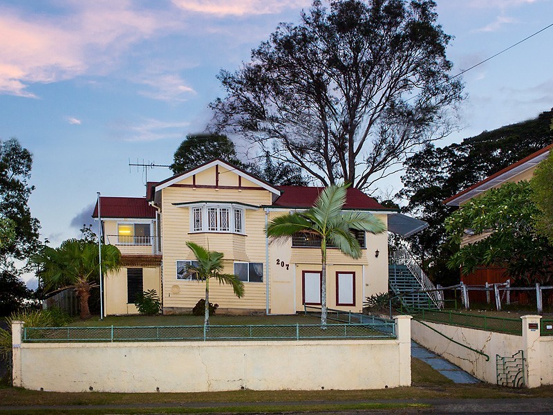 207 Boundary Road, Bardon QLD 4065