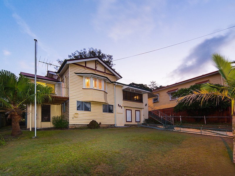 207 Boundary Road, Bardon QLD 4065