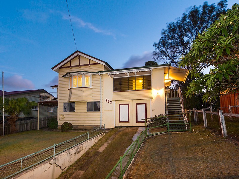 207 Boundary Road, Bardon QLD 4065