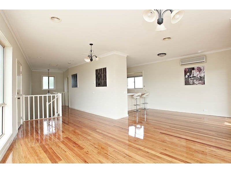 1/2 Lakeside Drive, Sanctuary Lakes VIC 3030