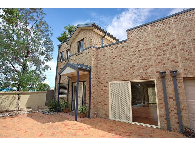 1/2 Lakeside Drive, Sanctuary Lakes VIC 3030