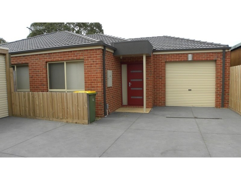 2/22 Omar Street, Maidstone VIC 3012