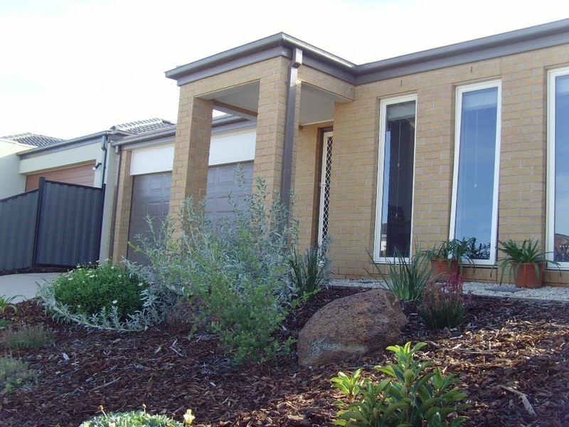 11 Appleby Loop, Derrimut VIC 3030