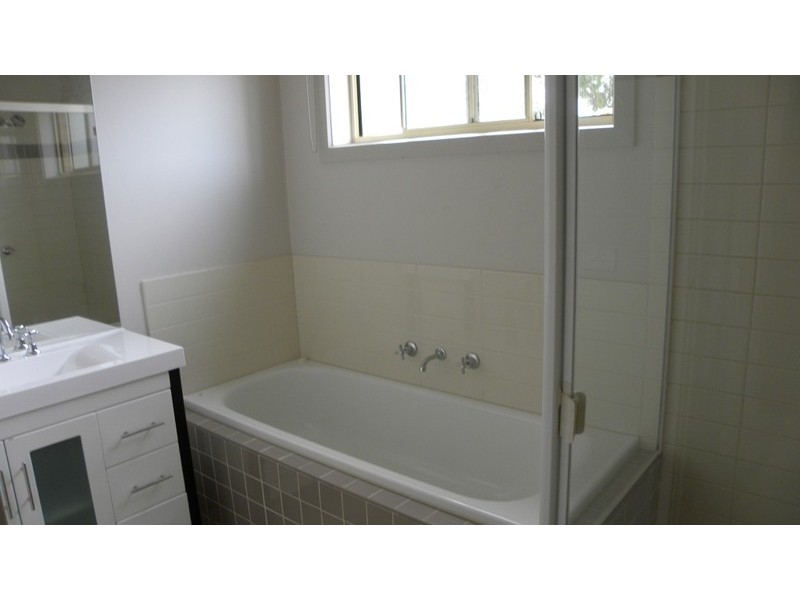 2/22 Omar Street, Maidstone VIC 3012