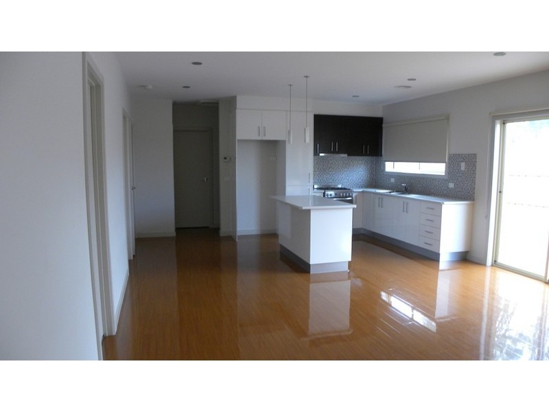 2/22 Omar Street, Maidstone VIC 3012