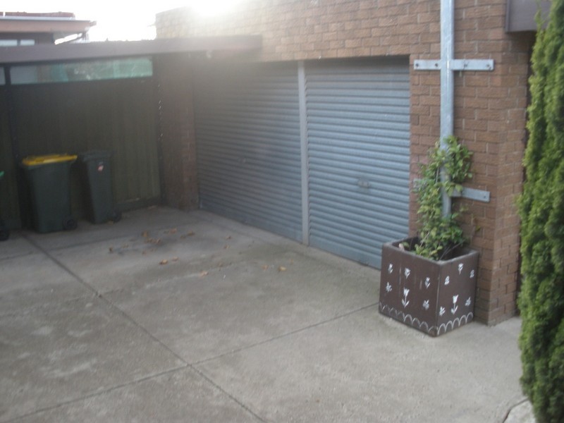 10 Derson Street, St Albans VIC 3021