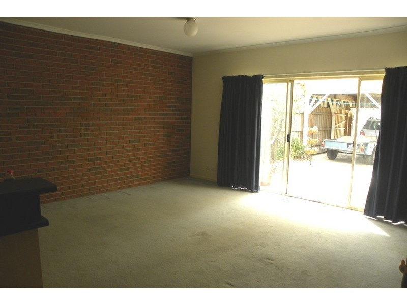 2/110 Inkerman Street (rear of Ballarat Road), Maidstone VIC 3012