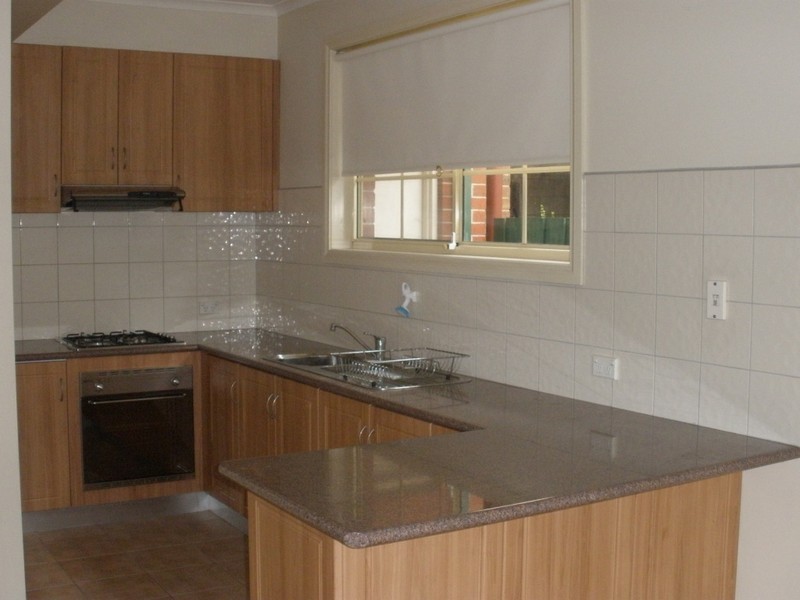 2/1A Cathcart Street, Maidstone VIC 3012