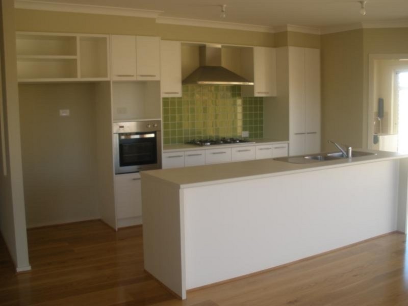 16 Urban Drive, Williams Landing VIC 3027