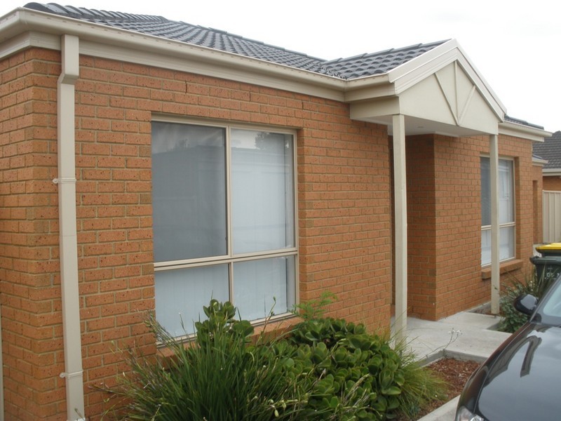 2/34 Norman Street, St Albans VIC 3021