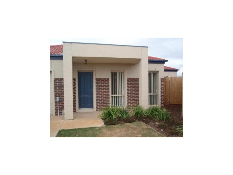 49/17 crestmont drive, Melton South VIC 3338