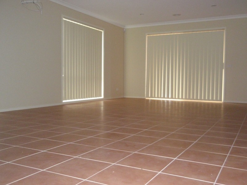 10 Grandiflora Grove, Point Cook VIC 3030