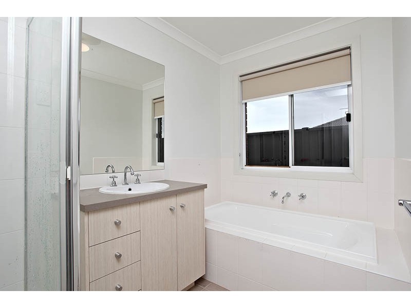 34 Jonah Parade, Deer Park VIC 3023