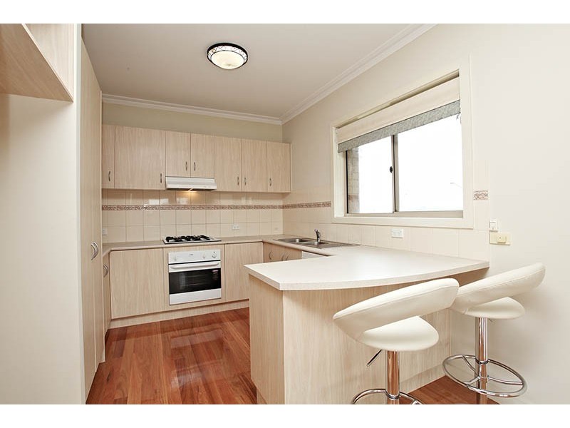 1/2 Lakeside Drive, Sanctuary Lakes VIC 3030