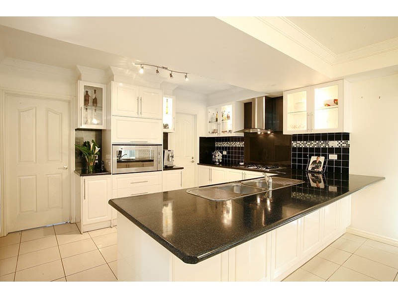 1 Pendragon Crescent, Derrimut VIC 3030