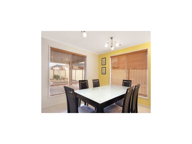 17 Kimberley Road, Cairnlea VIC 3023