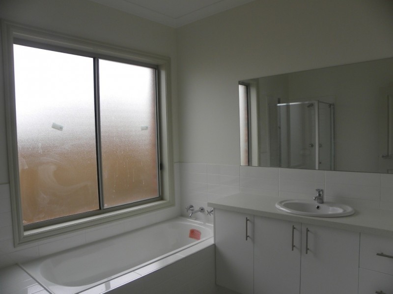 9 Pittos Avenue, Brookfield VIC 3338