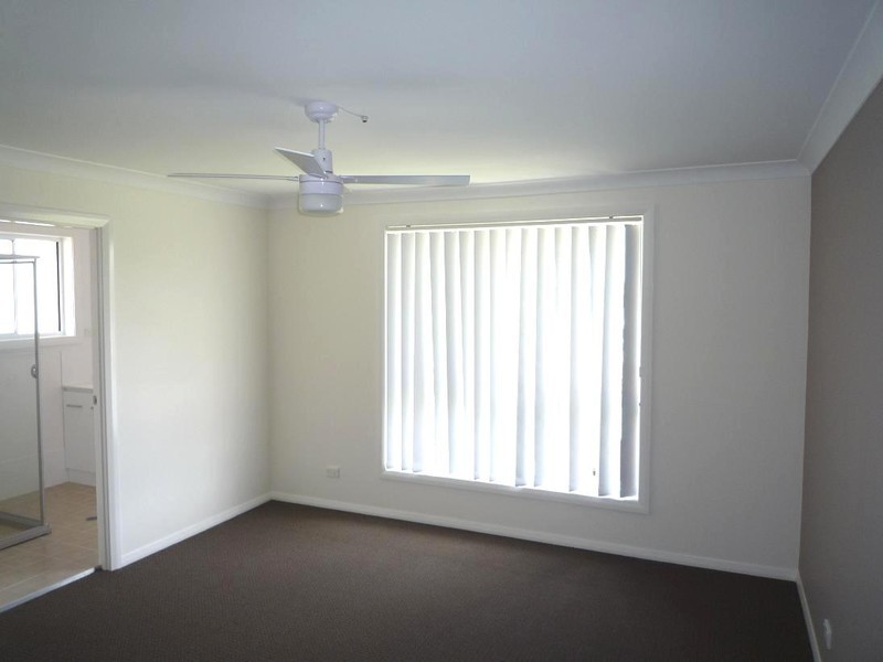 19 Woodbridge Drive, Cameron Park NSW 2285