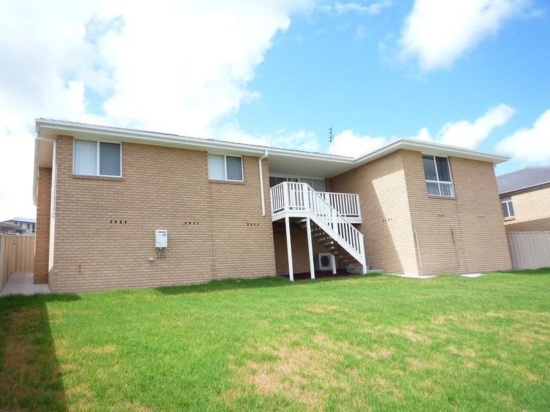 19 Woodbridge Drive, Cameron Park NSW 2285