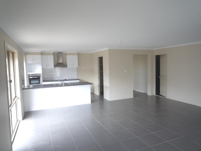 43 McKeachie Drive, Aberglasslyn NSW 2320