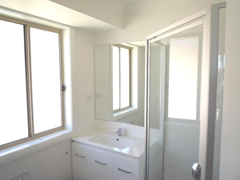 47 Billabong Drive, Cameron Park NSW 2285