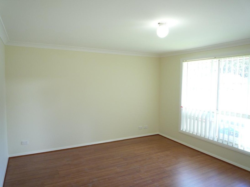 6 Nicholas Close, Cameron Park NSW 2285