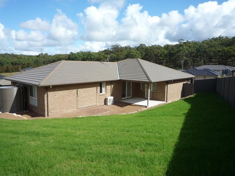 6 Nicholas Close, Cameron Park NSW 2285