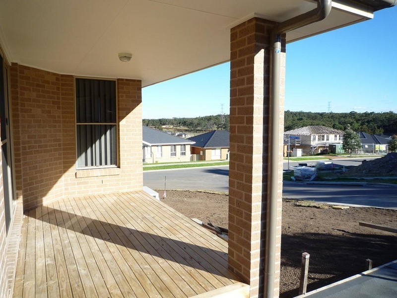 18 Woodbridge Drive, Cameron Park NSW 2285