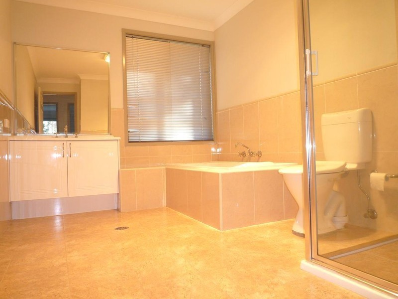 9 Barrington Grove, Thornton NSW 2322