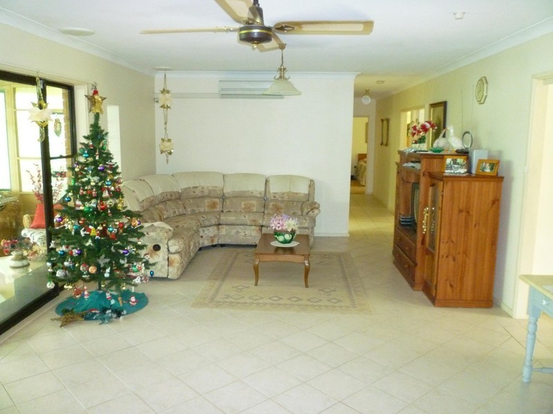 85 Old North Road, Farley NSW 2320