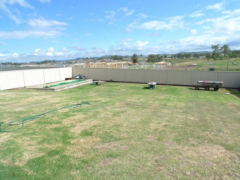 14 Diamond Circuit, Rutherford NSW 2320