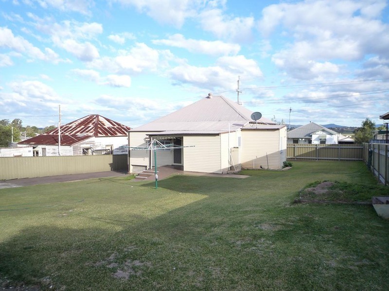 11 Greta Street, Telarah NSW 2320