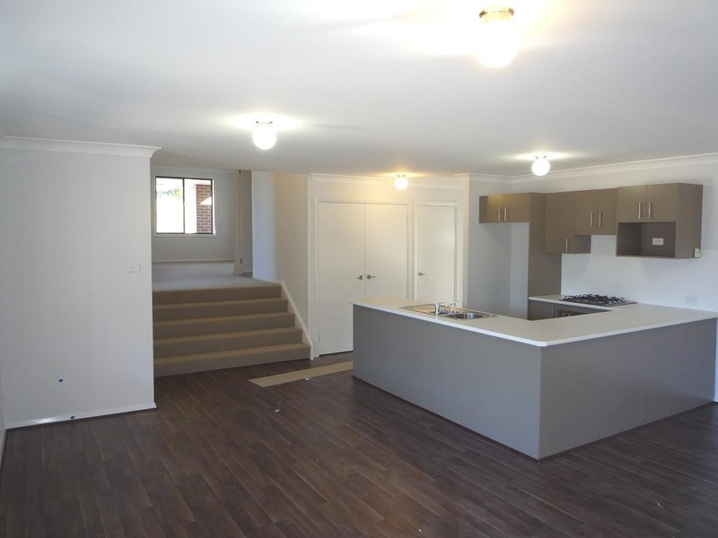 6 Graysynd Circuit, Cameron Park NSW 2285