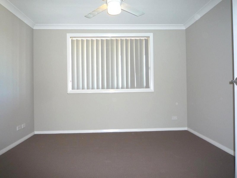 18 Woodbridge Drive, Cameron Park NSW 2285