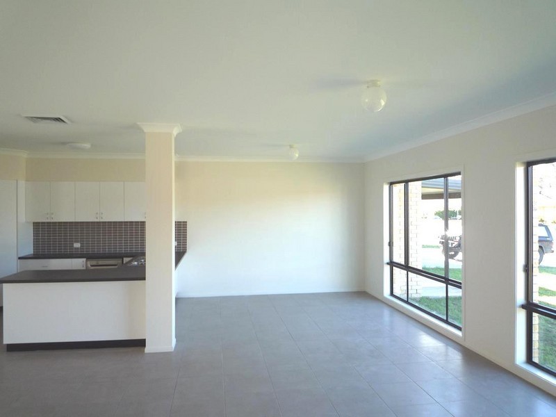 25A Hargreaves Circuit, Metford NSW 2323