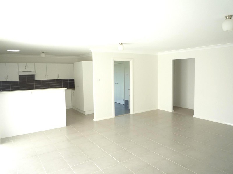 8 Parklands Road, Largs NSW 2320