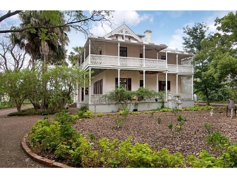 1  Elizabeth Street, East Maitland NSW 2323