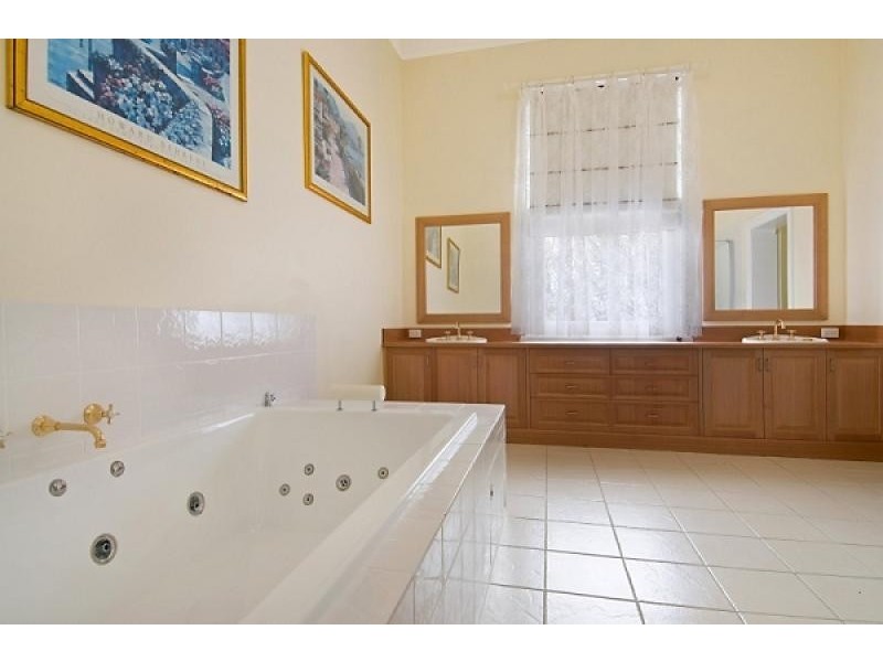 1  Elizabeth Street, East Maitland NSW 2323
