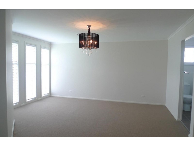 8 Johnson Drive, East Maitland NSW 2323