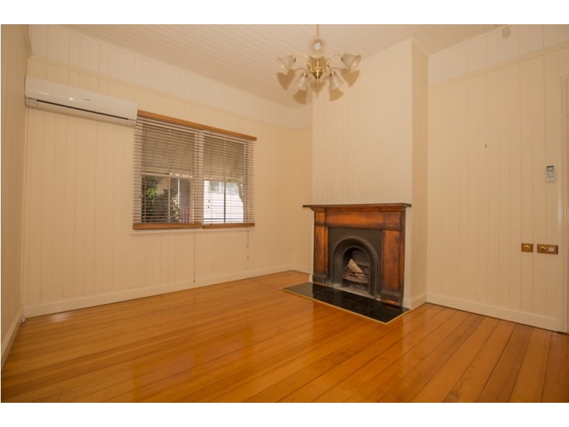 22 Torrens Street, Annerley QLD 4103