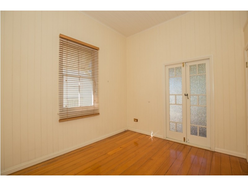 22 Torrens Street, Annerley QLD 4103