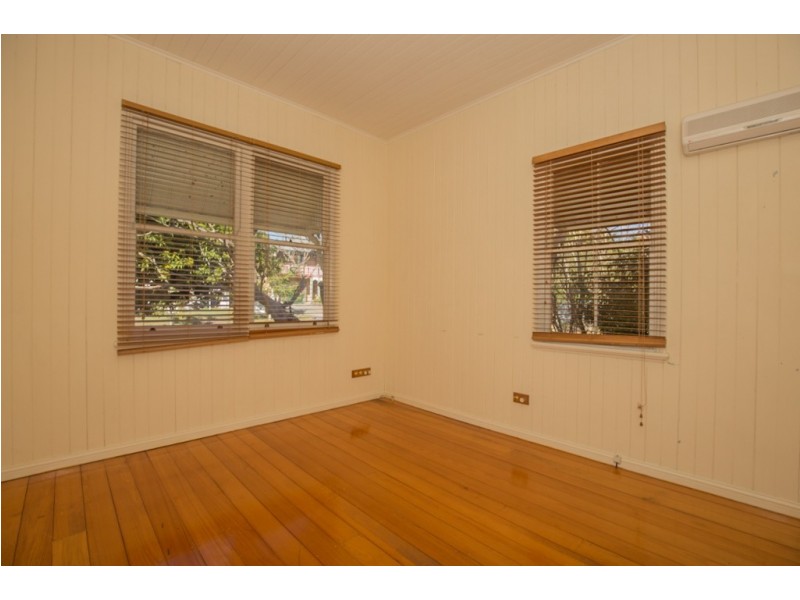 22 Torrens Street, Annerley QLD 4103