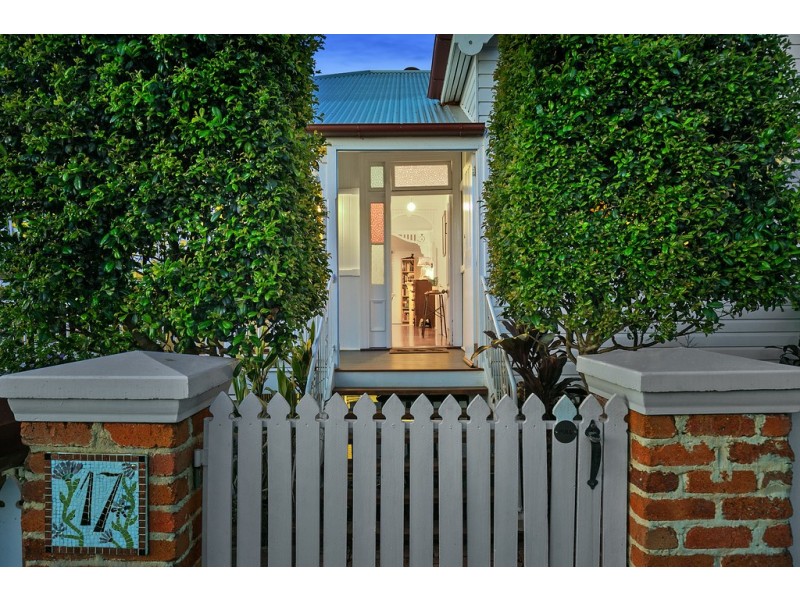 17 Kintore Street, Annerley QLD 4103