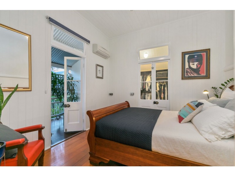 17 Kintore Street, Annerley QLD 4103