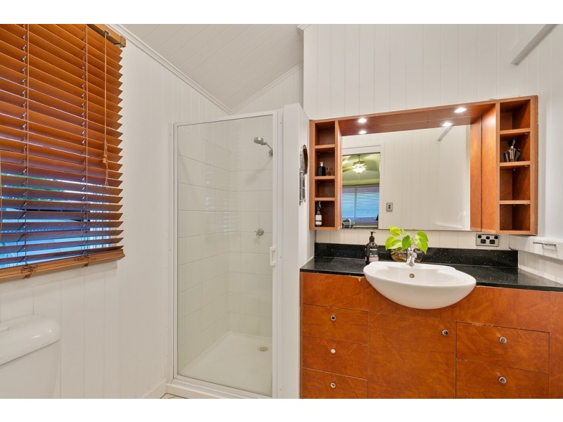 17 Kintore Street, Annerley QLD 4103