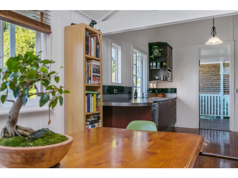 17 Kintore Street, Annerley QLD 4103