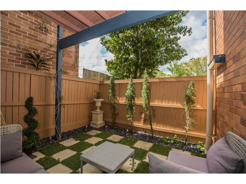 2/60 Bower Street, Annerley QLD 4103
