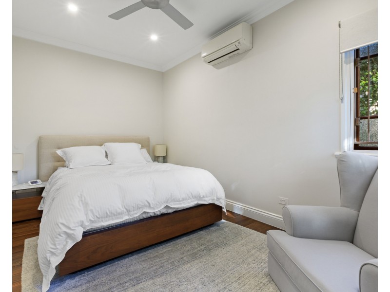 4 Orford Street, Tarragindi QLD 4121