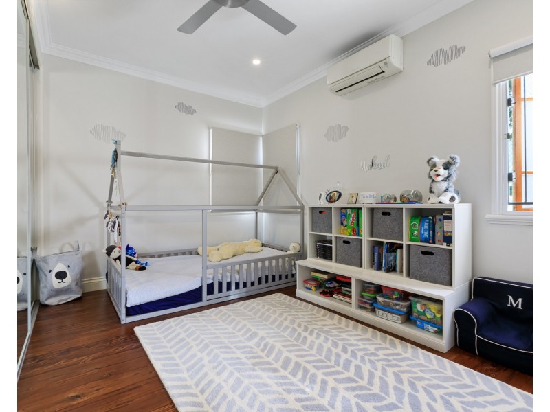 4 Orford Street, Tarragindi QLD 4121