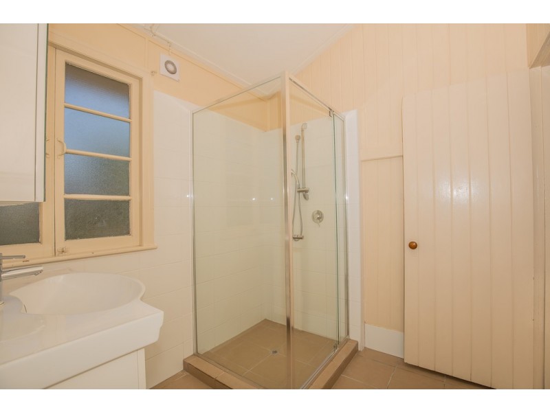 253 Fairfield Road, Fairfield QLD 4103